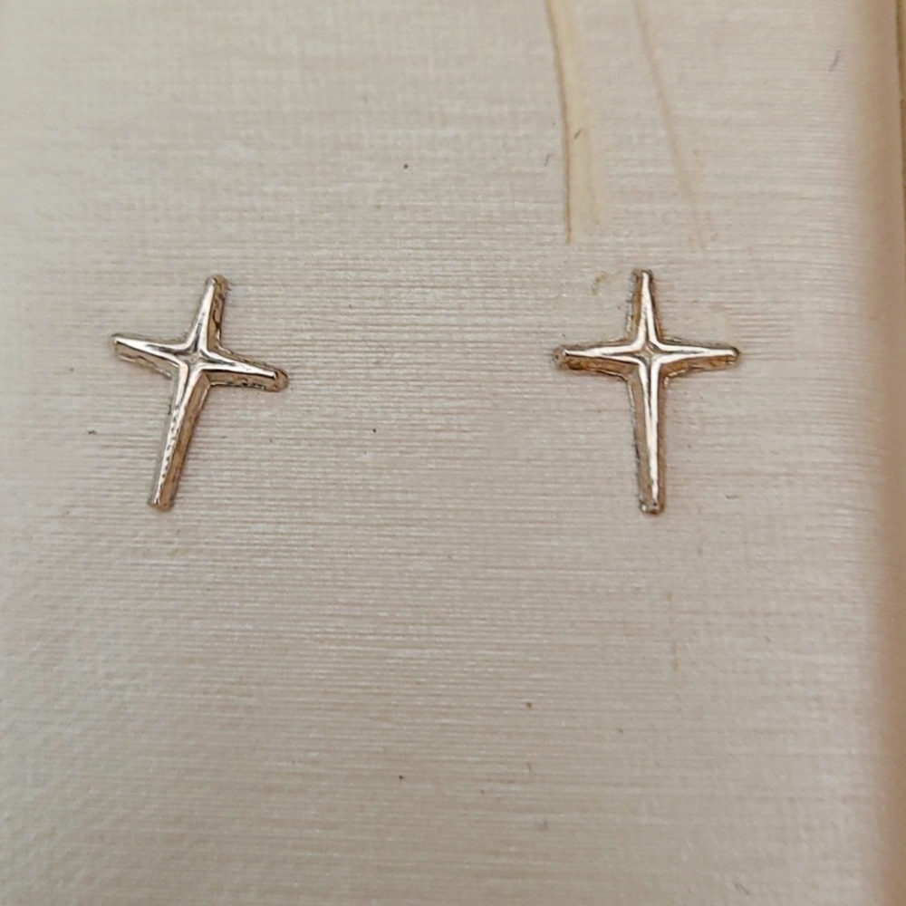Cross stud earrings